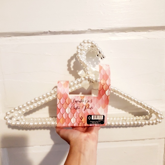 Faux Pearl clothes hangers with white bows, NWT by Concepts - Picture 5 of 8